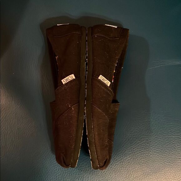 TOMS Women's Black Slip-On Loafers - Picture 7 of 7